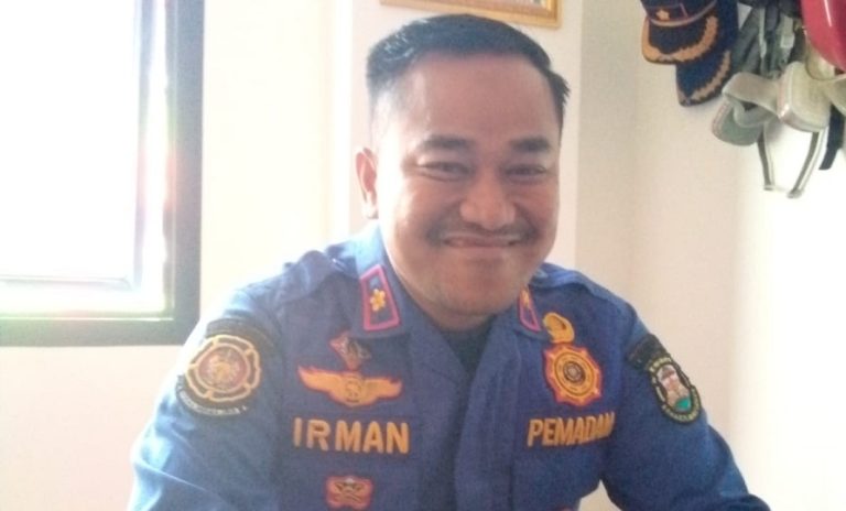 Kabid-Pemadam-Kebakaran-Kota-Bandar-Lampung-Irman-Syahputra-768x464-1