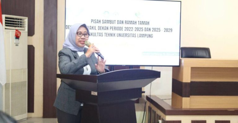 Pisah-Sambut-Dekan-dan-Wakil-Dekan-FT-b-1536x1024-780x405